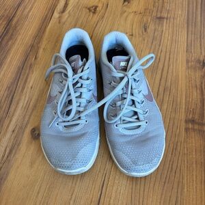 Grey Nike Metcon 3